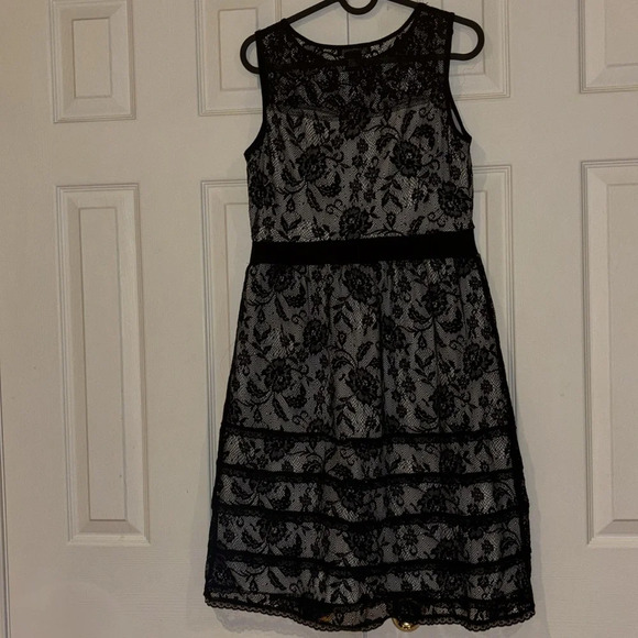 Nordstrom black Lace knee length Dress Sz Small - Picture 5 of 10